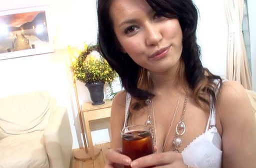 Maria Ozawa Asian MILF gives a hot blowjob